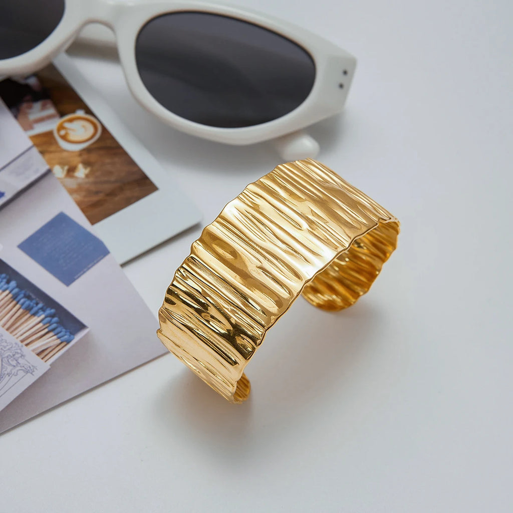 Kika Minimalist 18k Gold Color Plated Stainless Steel Wide Face Hammer Patterned Bracelet Irregular