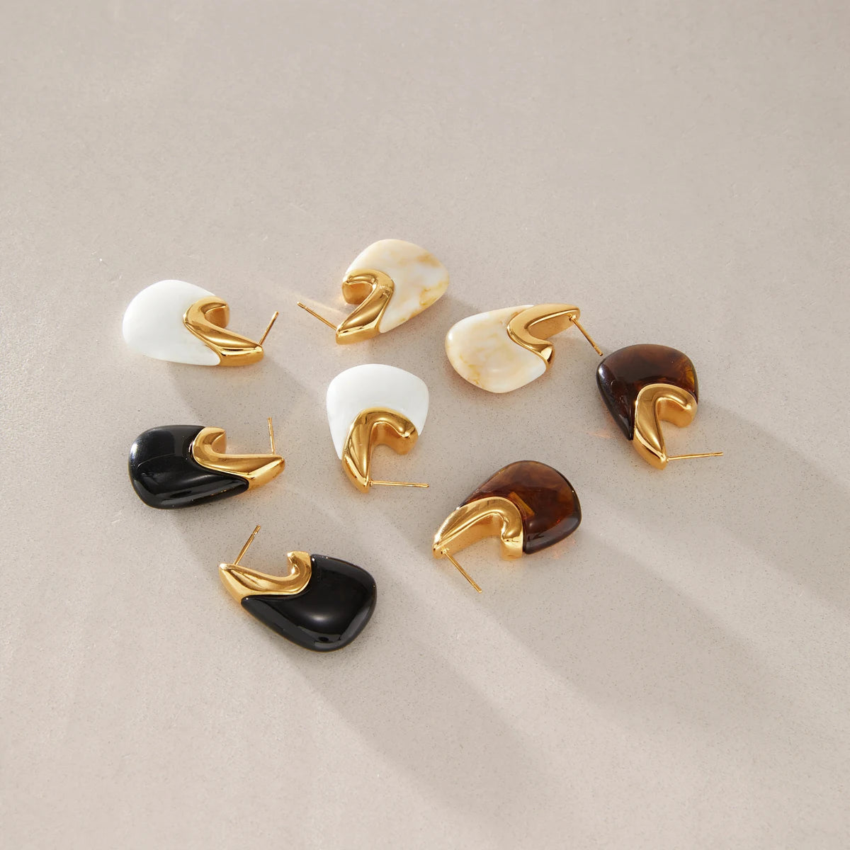 KIKA Vintage Geometric Resin Stud Earrings For Women Minimalist 18K Gold PVD Plated Stainless Steel 316L Earrings Fashion Jewelry