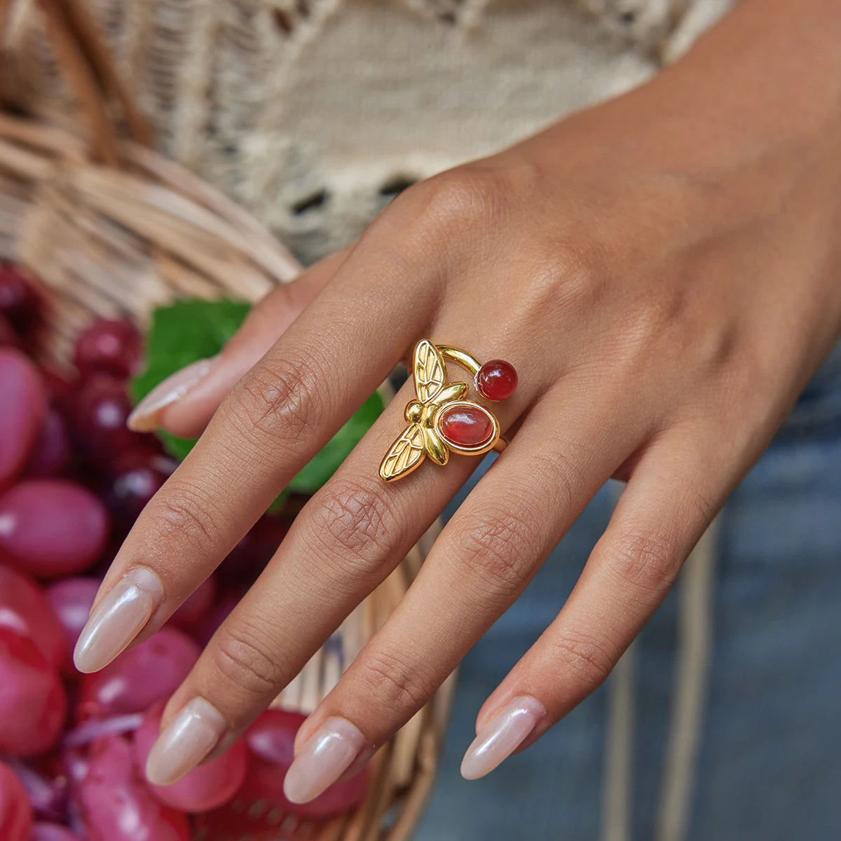 Red Agate Bee Ring Round Ring