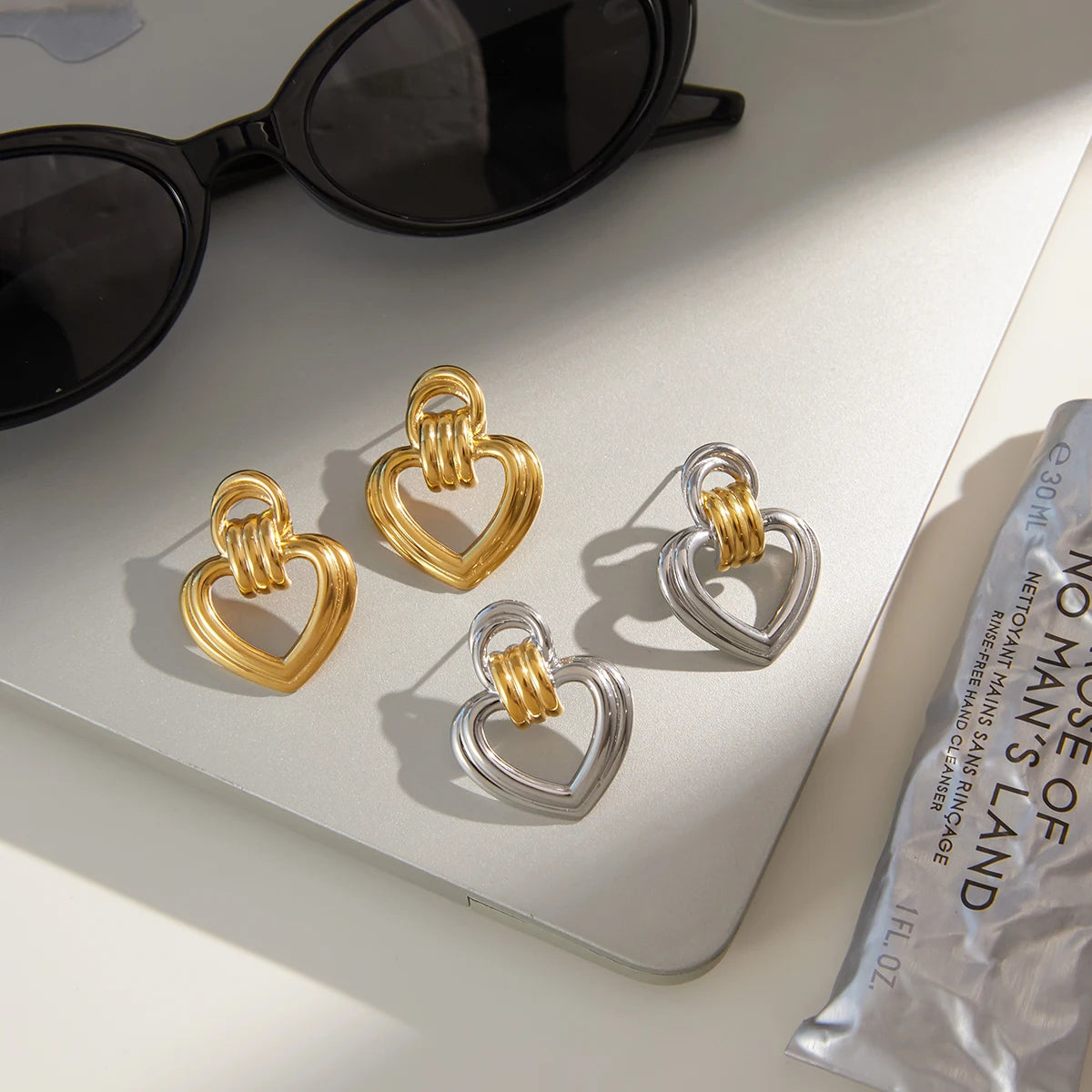 Kika Classic Blocked Heart Shaped Ribbed Color Blocked Earrings