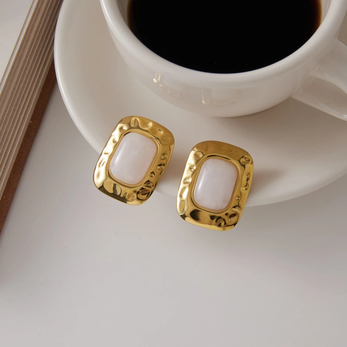Kika Vintage White Resin Stud Earrings