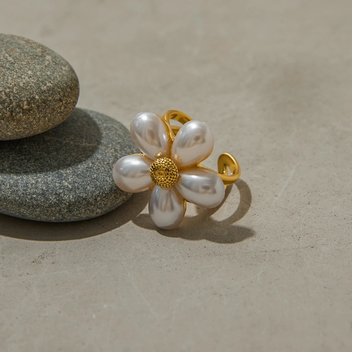 Kika Fashion 18K Gold Color Plated Stainless Steel Five Petal Flower Pearl Ring