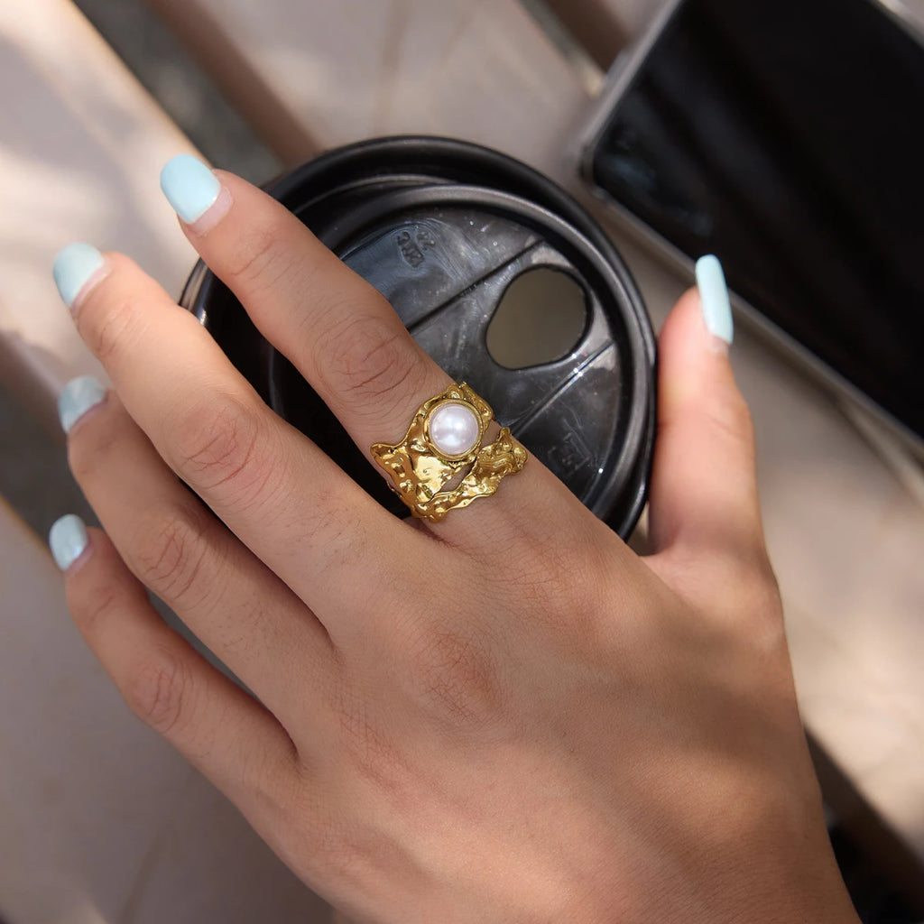 Kika Classic Hammer Texture With Imitation Pearl Wide Open Ring ñ