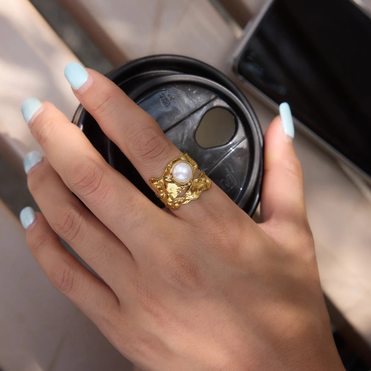 Kika Classic Hammer Texture With Imitation Pearl Wide Open Ring ñ