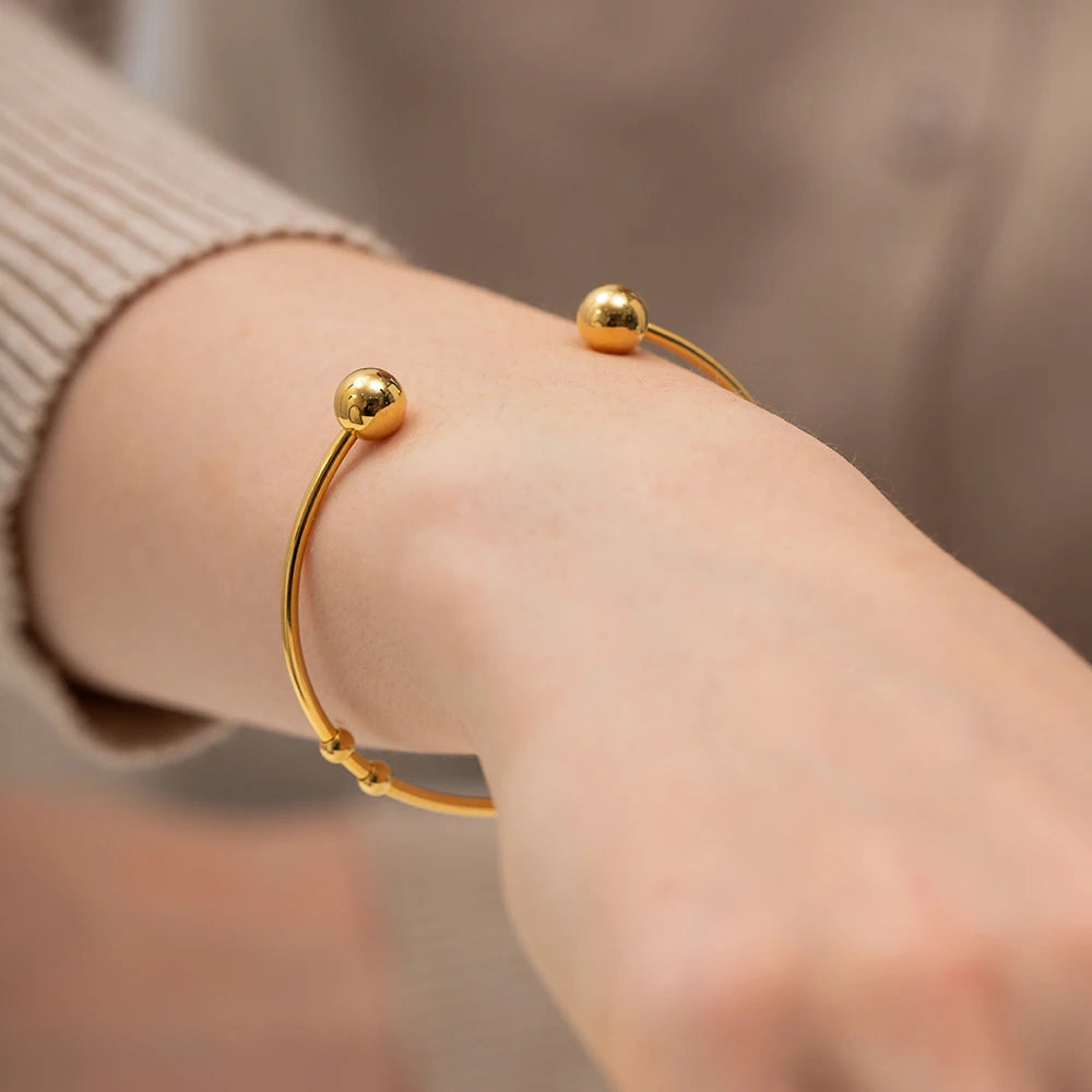 Kika Waterproof Metal Texture 18K Gold Color Stainless Steel Cuff Open Bracelet Bangle