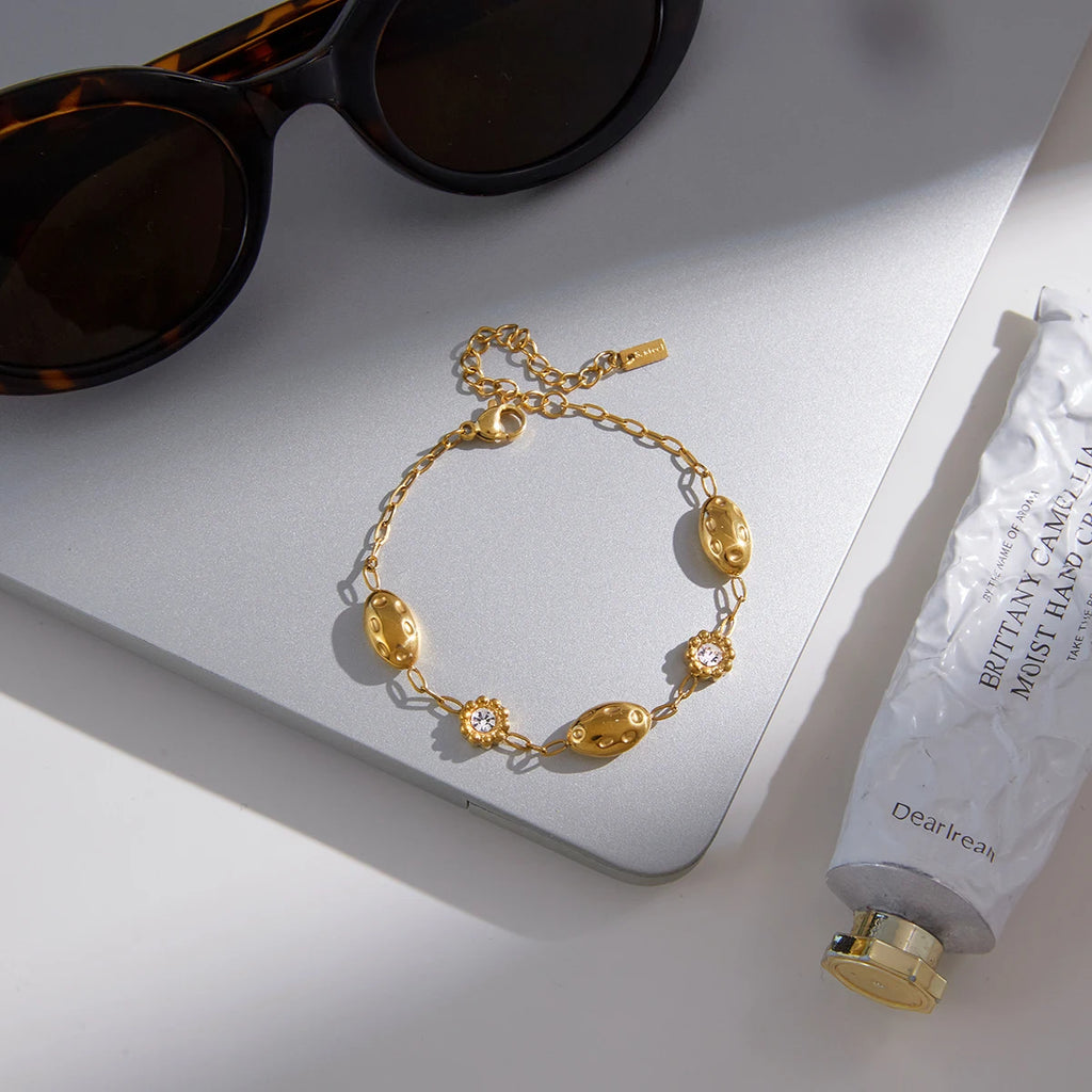 KIKA Classic 18K Plated White Rhinestone Flower Geometric Bracelet Waterproof Stainless Steel 316L