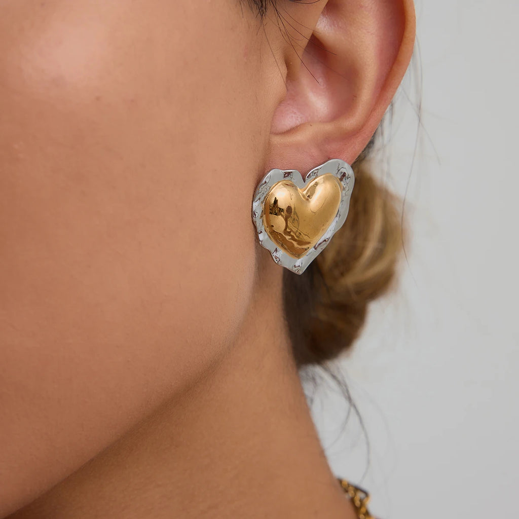 Hammer Pattern Fat Drum Heart Ear Studs