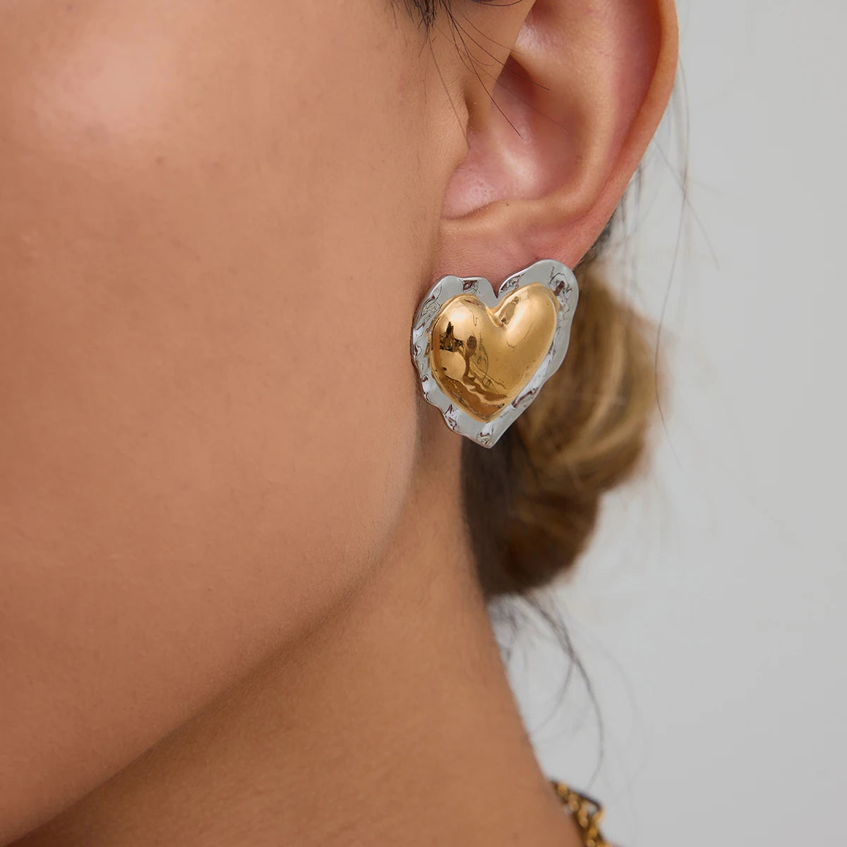 Hammer Pattern Fat Drum Heart Ear Studs