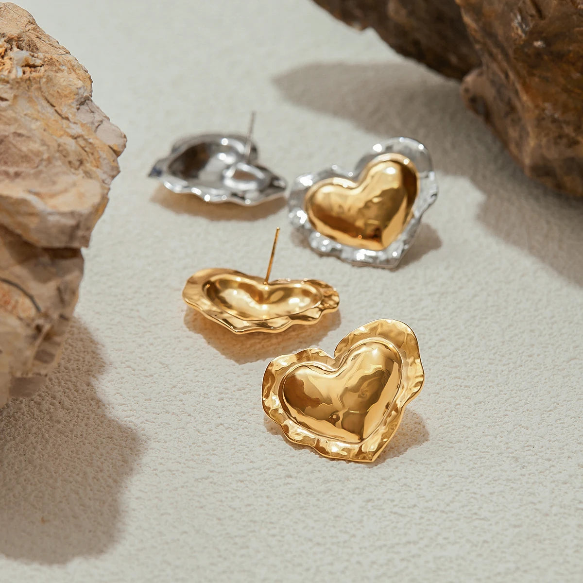 Hammer Pattern Fat Drum Heart Ear Studs