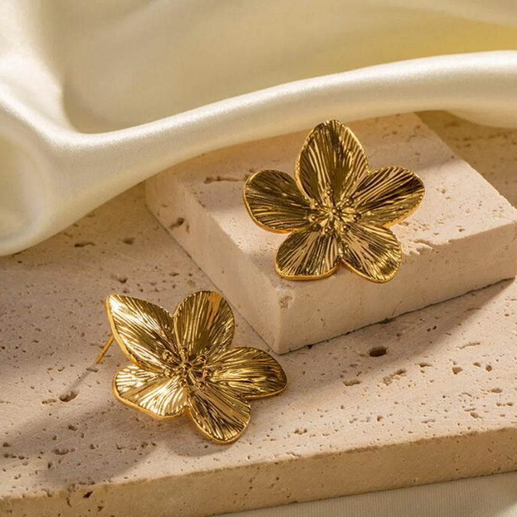 Hypoallergenic Stylish Vintage Flower Stud Earrings Premium