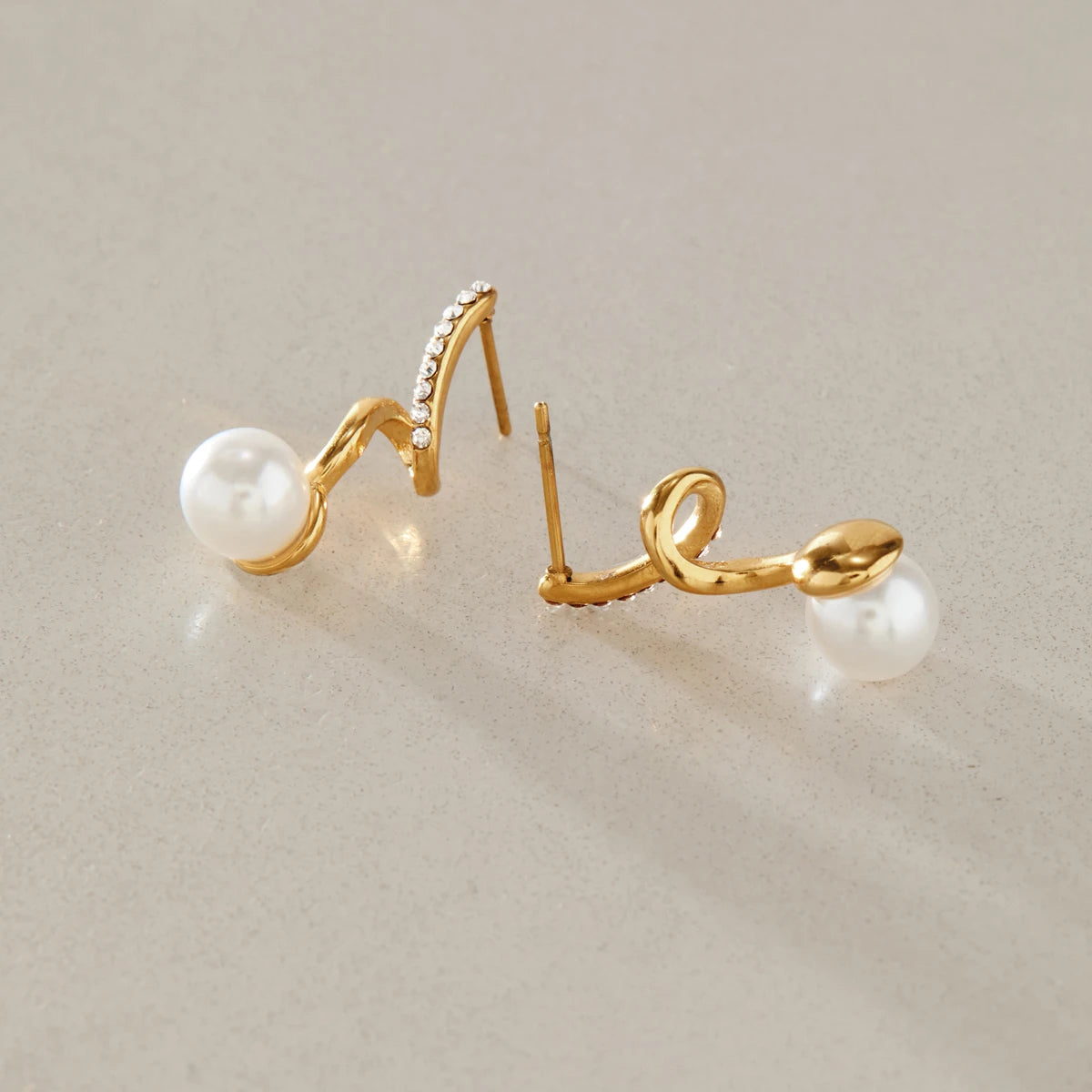 KIKA Elegant Imitation Pearl Spiral Stud Earrings For Women 18K Gold PVD Plated Stainless Steel Earrings Fashion Jewelry Gift