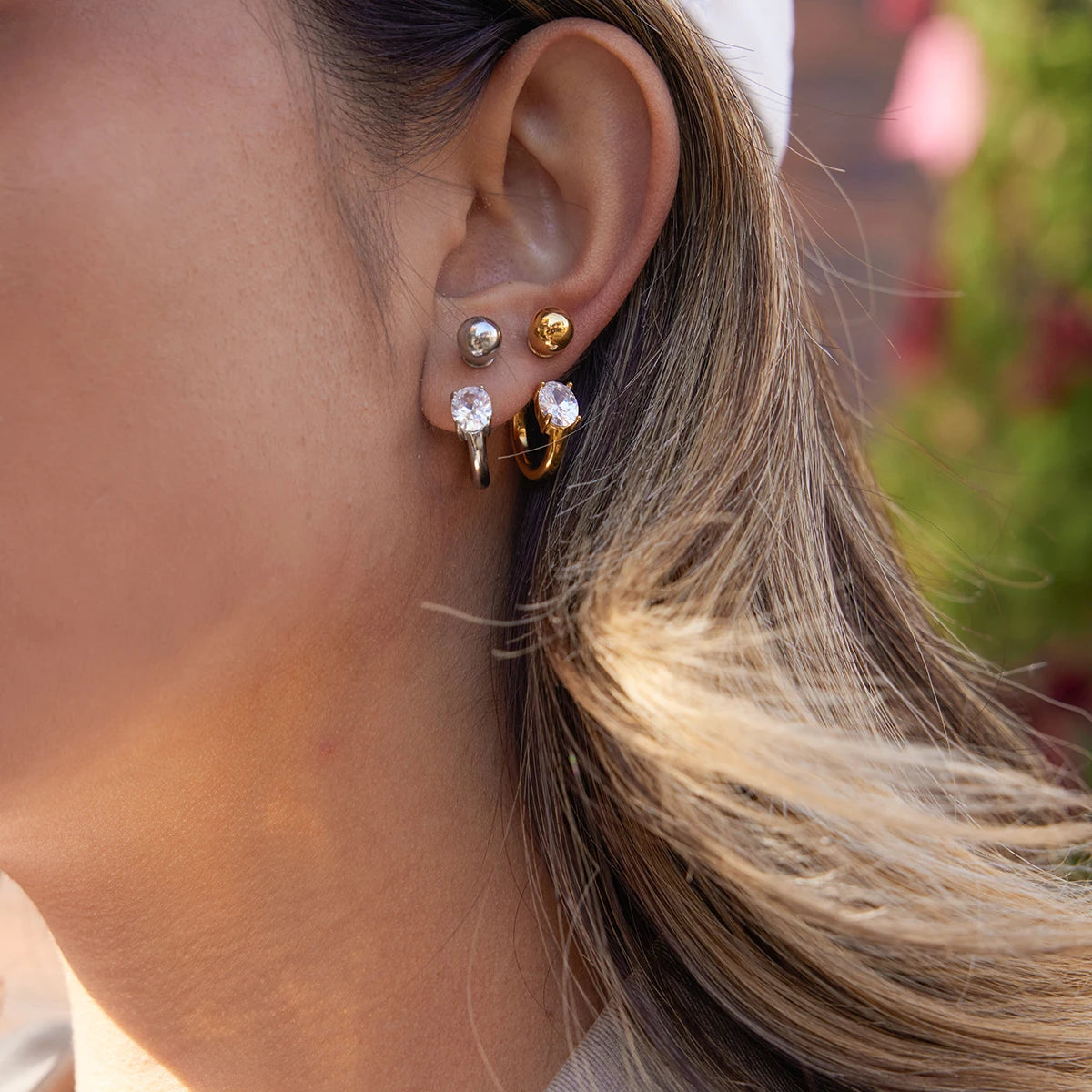 Kika White Oval Zircon C-Ring Earrings