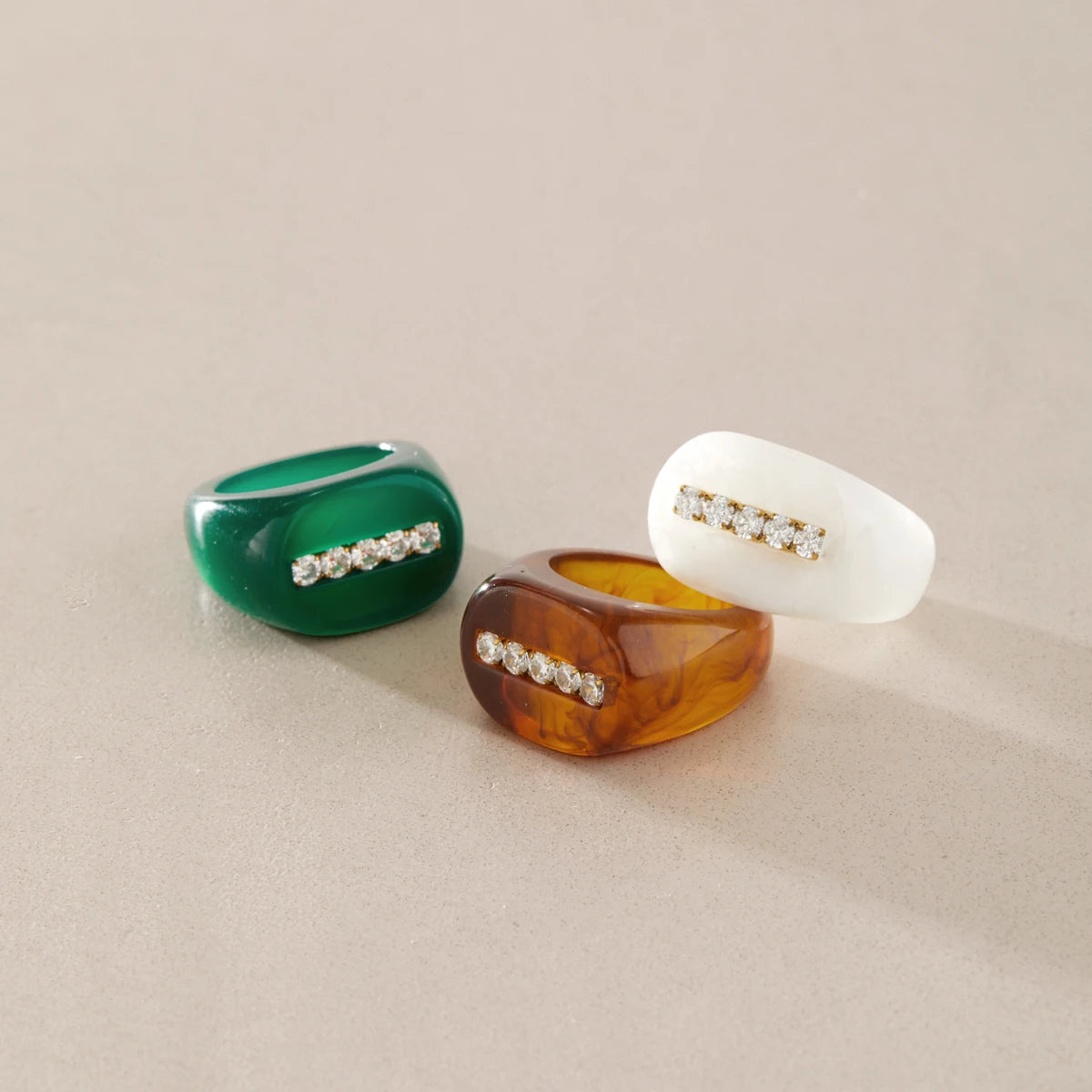KIKA Size 7 Vintage Chunky Resin Rings For Women Minimalist Cubic Zirconia Rings Autumn Winter Fashion Jewelry Gift