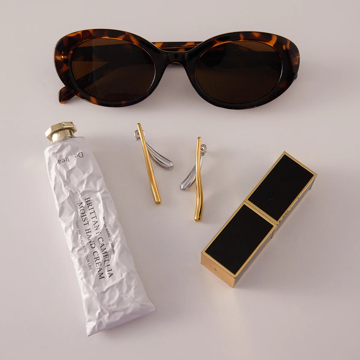 Kika Minimalist Drip Pendant Drop Earrings