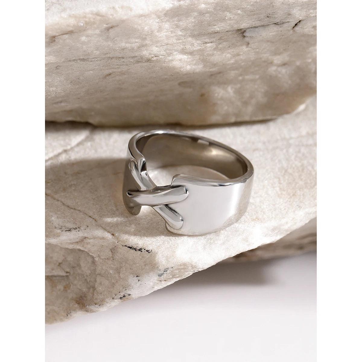 Kika Stainless Steel Band Cross Thick Ring Metal High Quality 18K Gold Plated Hypoallergenic Waterproof Fashion Jewelry Gift