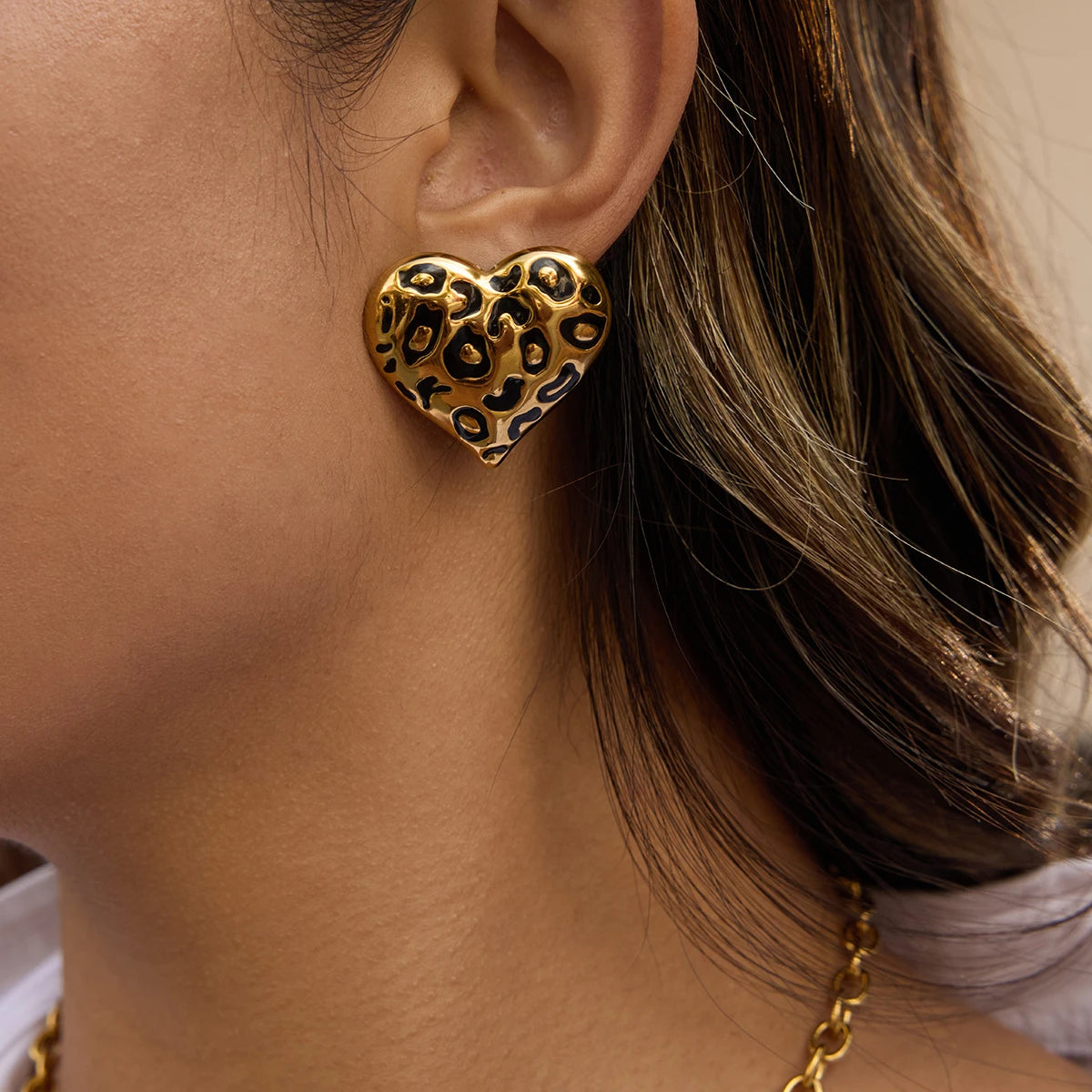Kika Vintage Black Oil Drop Leopard Heart Ear Studs