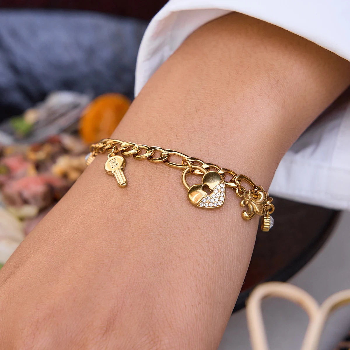 Kika White Rhinestone Star Heart-Shaped Hollow Lock Moon Pendant Bracelet