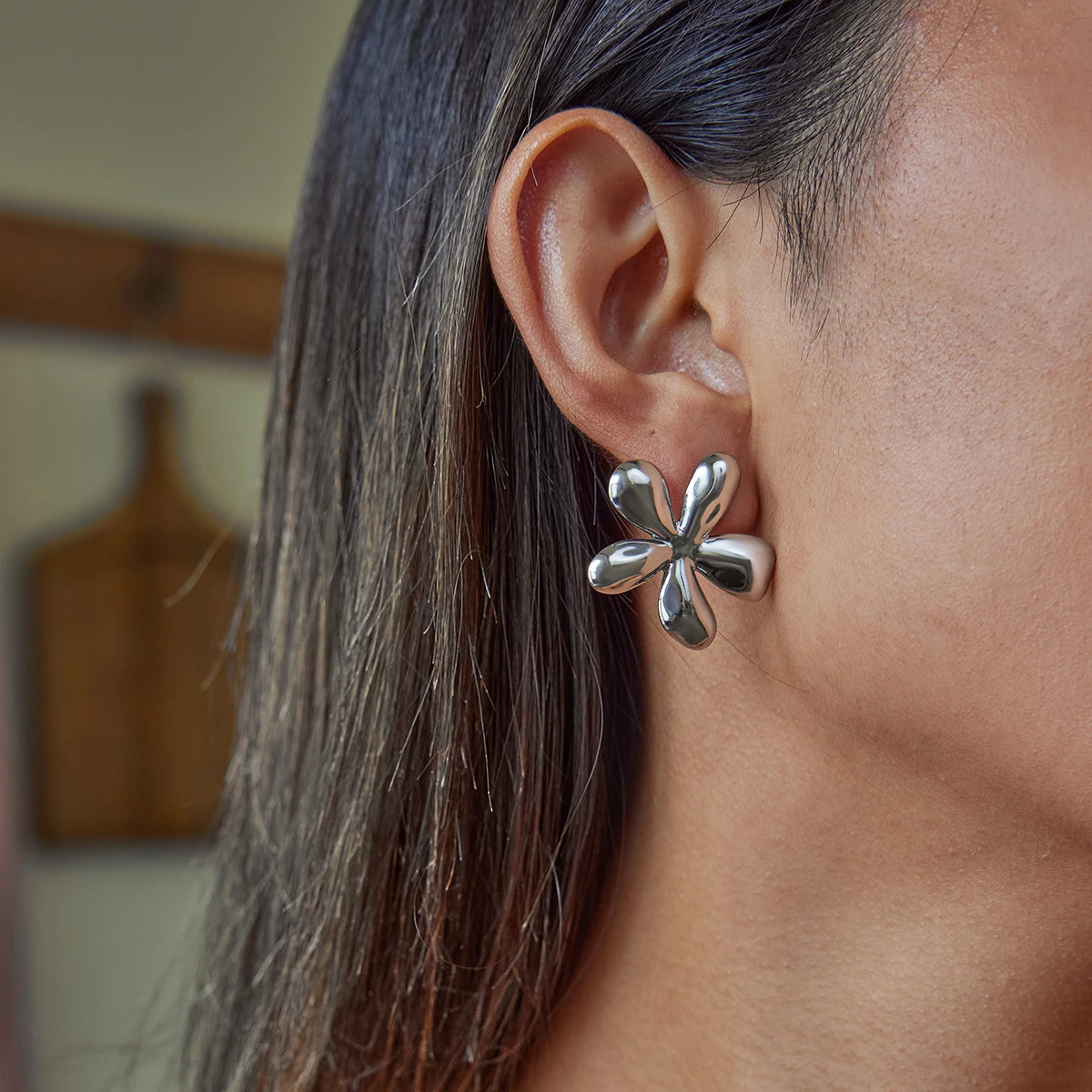 KIKA Stainless Steel 316L PVD Plated Waterproof Unique Smooth Flower Ear Studs AB Hollow Line Flower Earrings