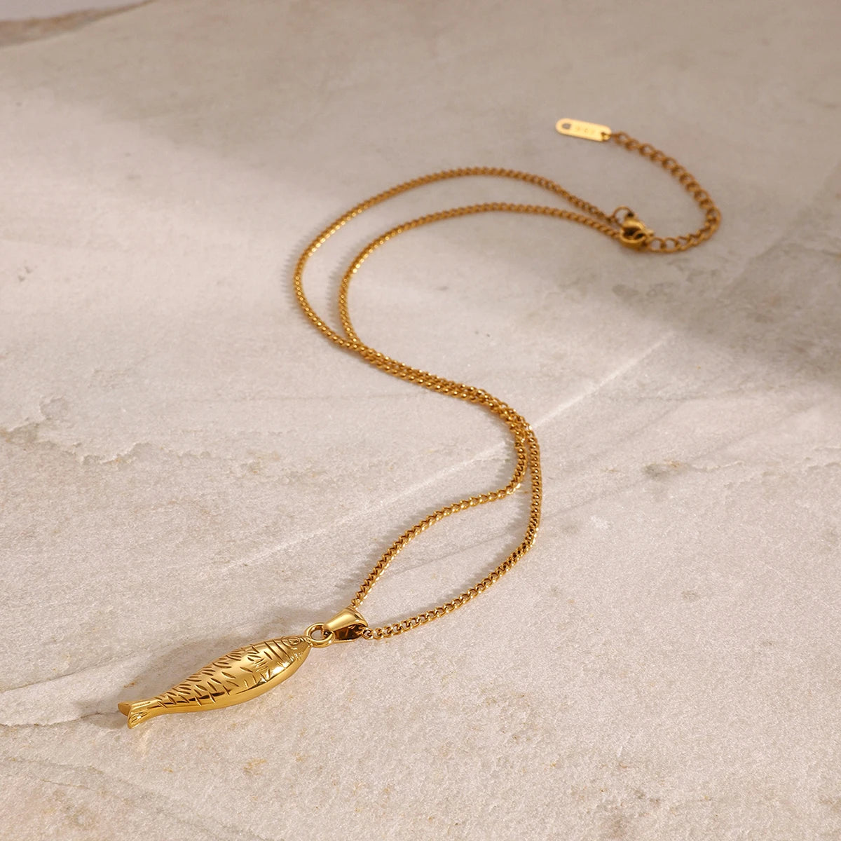 Kika Minimalism Articulated Fish Necklace