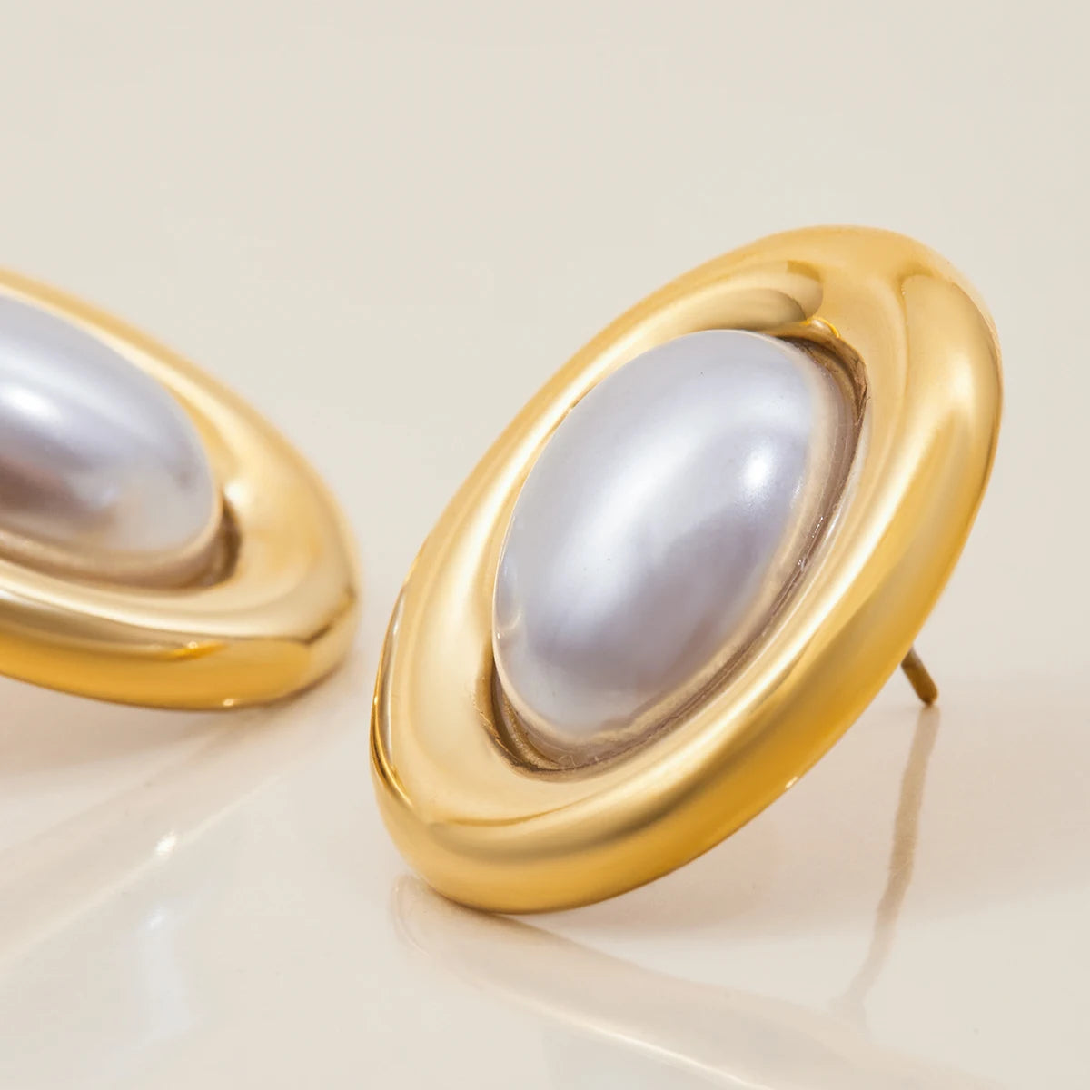 Kika Vintage 18K Gold Color Plated Stainless Steel Oval Pearl Waterproof Ear Studs