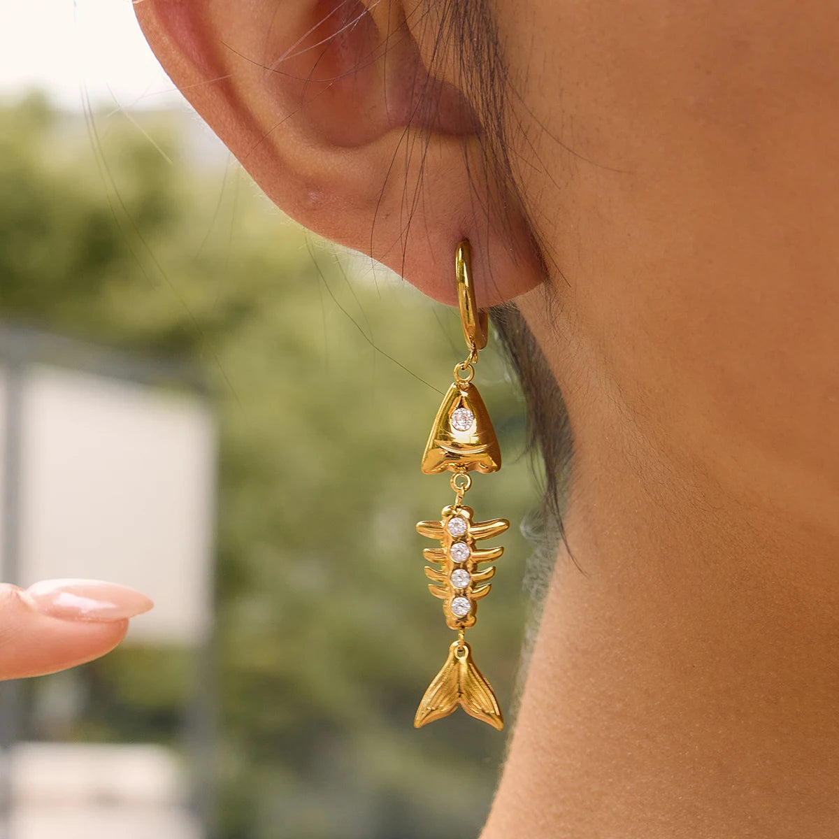 Kika Delicate White Zircon Fish Bone Pendant Earrings
