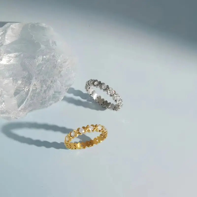 Kika Delicate Round Zircon X-Crossed Ring 18K PVD Gold Plated Stainless Steel Rings