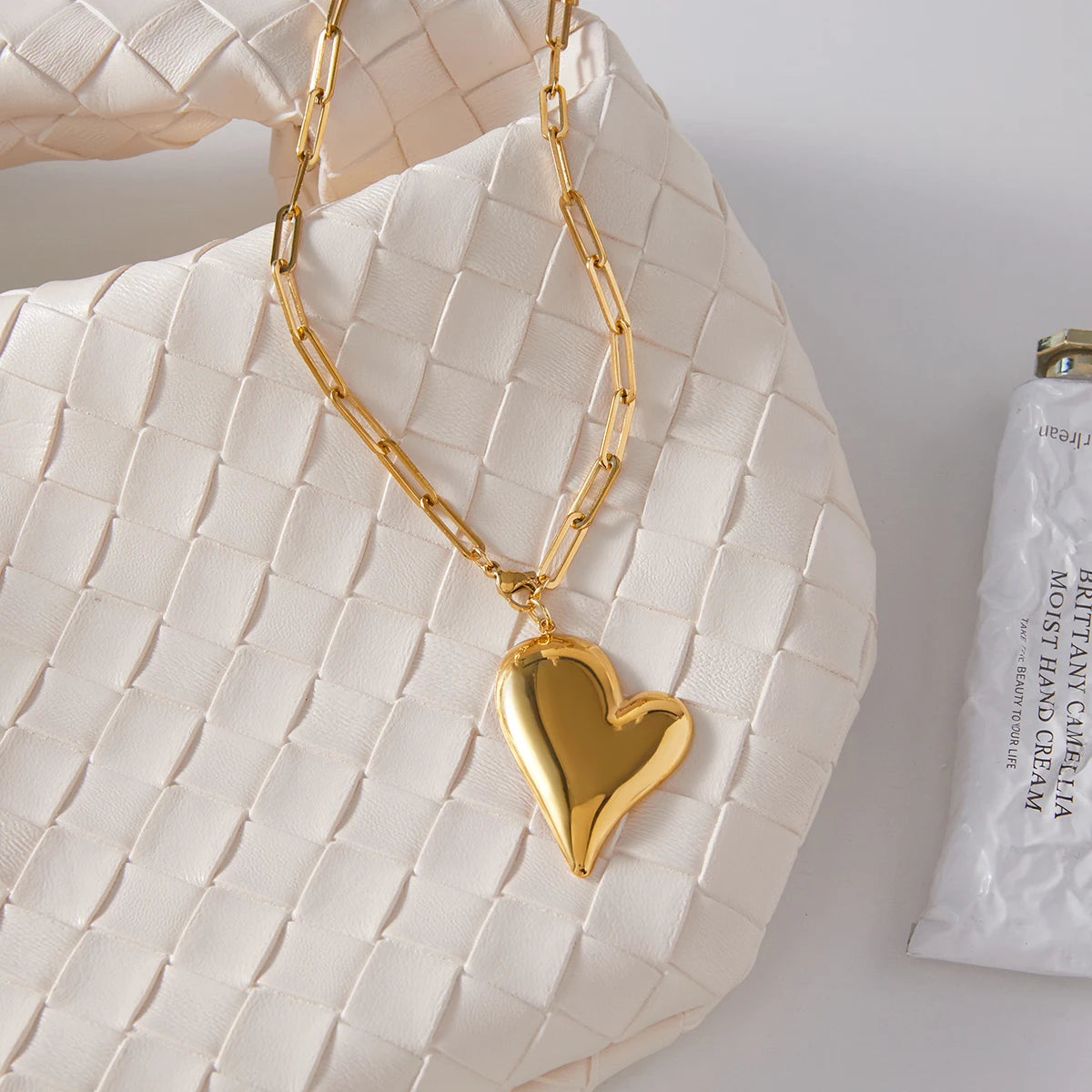 Kika Ribbed Heart Shaped Pendant Necklace