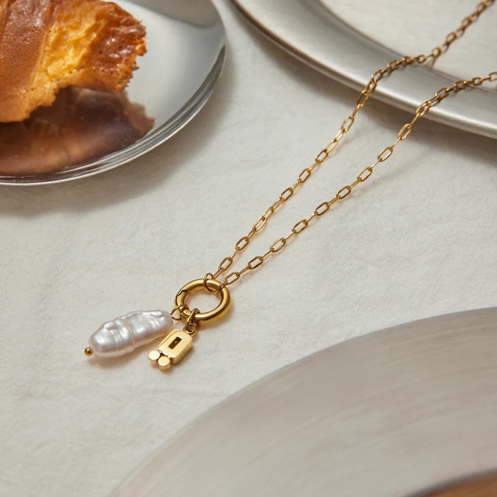 Kika Fashion Minimalist Freshwater Pearl Pendant Necklace