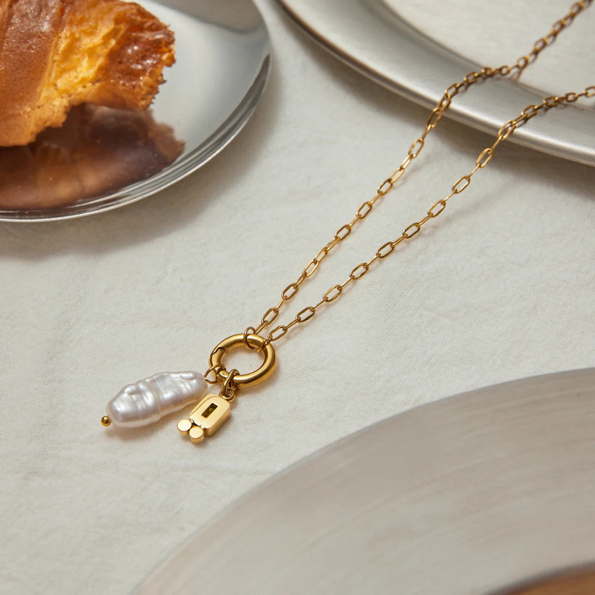 Kika Fashion Minimalist Freshwater Pearl Pendant Necklace