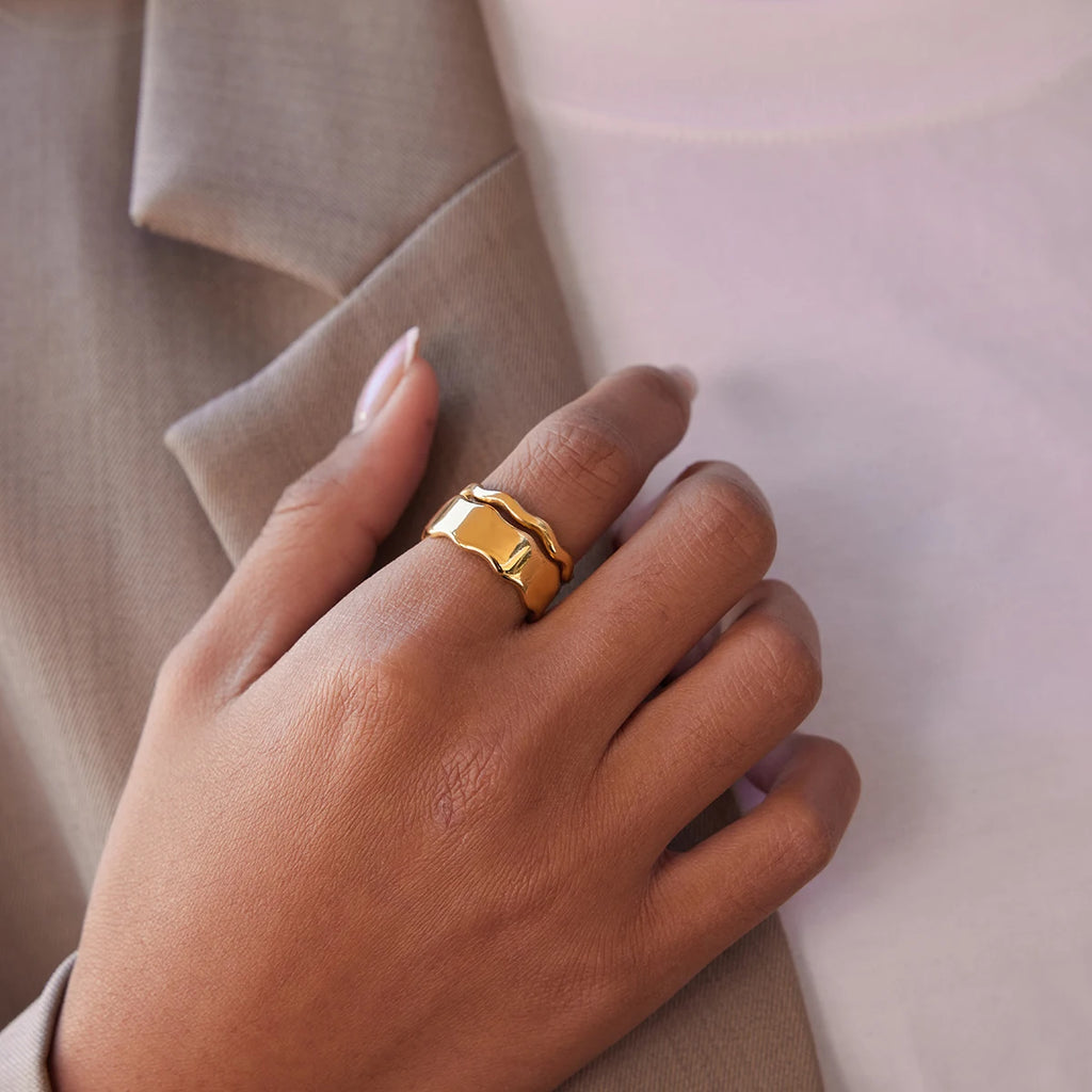 Kika Geometric Wave Shaped Double Layers Open Ring