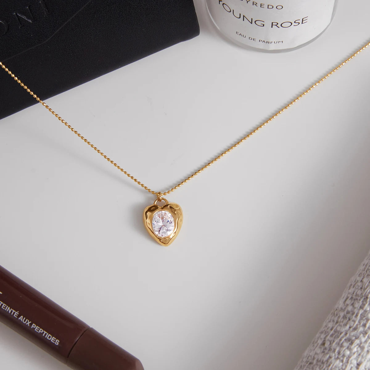 Classic Shaped Zircon Heart-Shaped Pendant Necklace