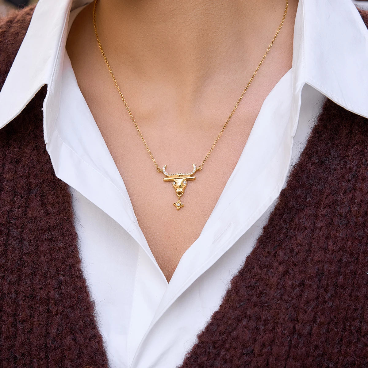 Classic Bull Head  Pendant With White Rhinestones O-Chain Necklace