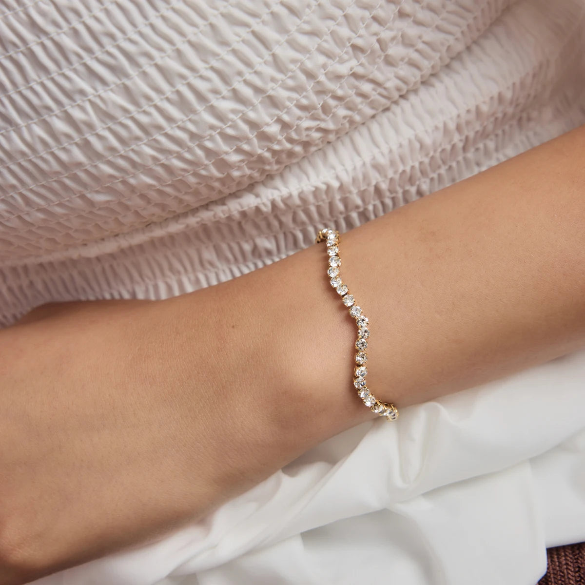KIKA Classic Crystal Tennis Chain Wave Shape Bracelet For Women 18K Gold PVD Plated Stainless Steel Bracelet Fashion Jewelry