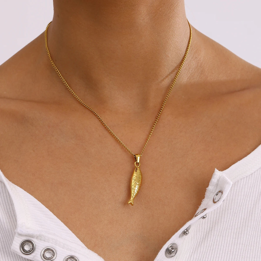 Kika Minimalism Articulated Fish Necklace