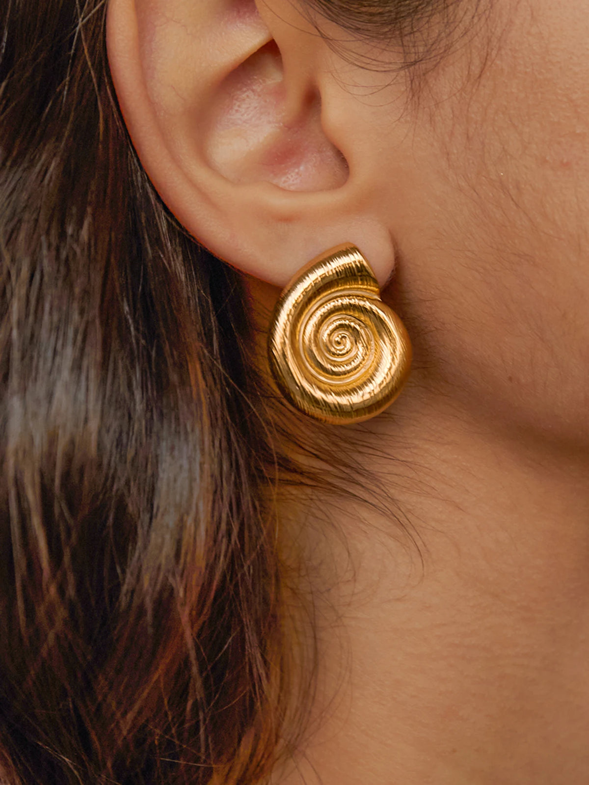 KIKA Vintage Flower Conch Square Wave Texture Earrings