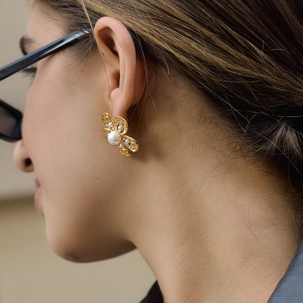 Kika Elegant Imitation Pearl Flower Earrings