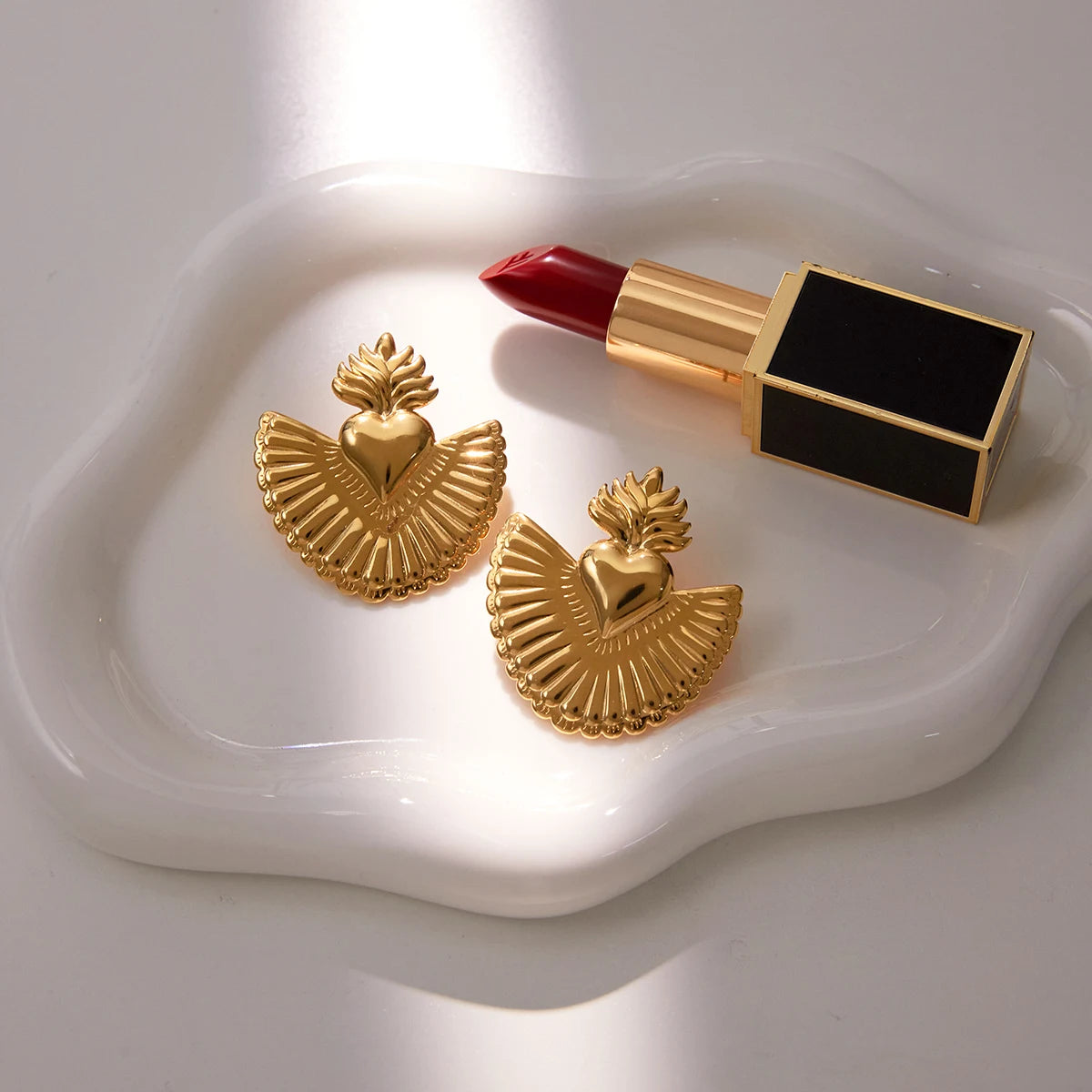 Kika Heart Shaped Ribbed Earrings