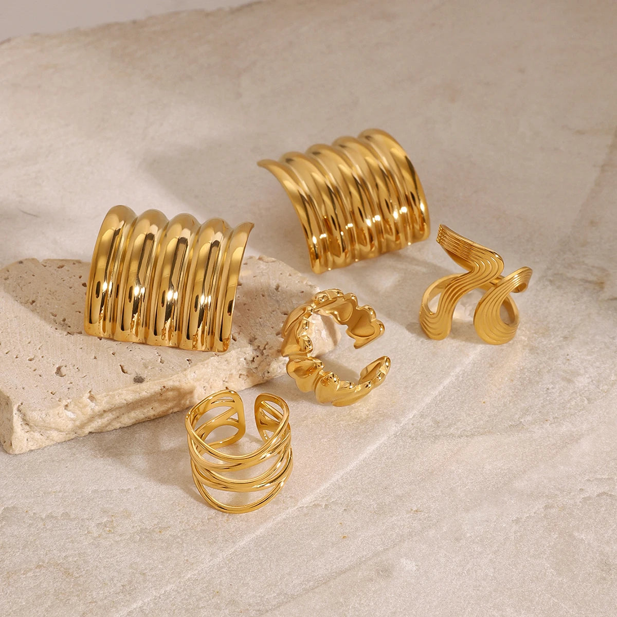 Kika 5PCS Textured Earrings Heart-Shaped Linear Stacked Rings Gold Color Clothing Matching