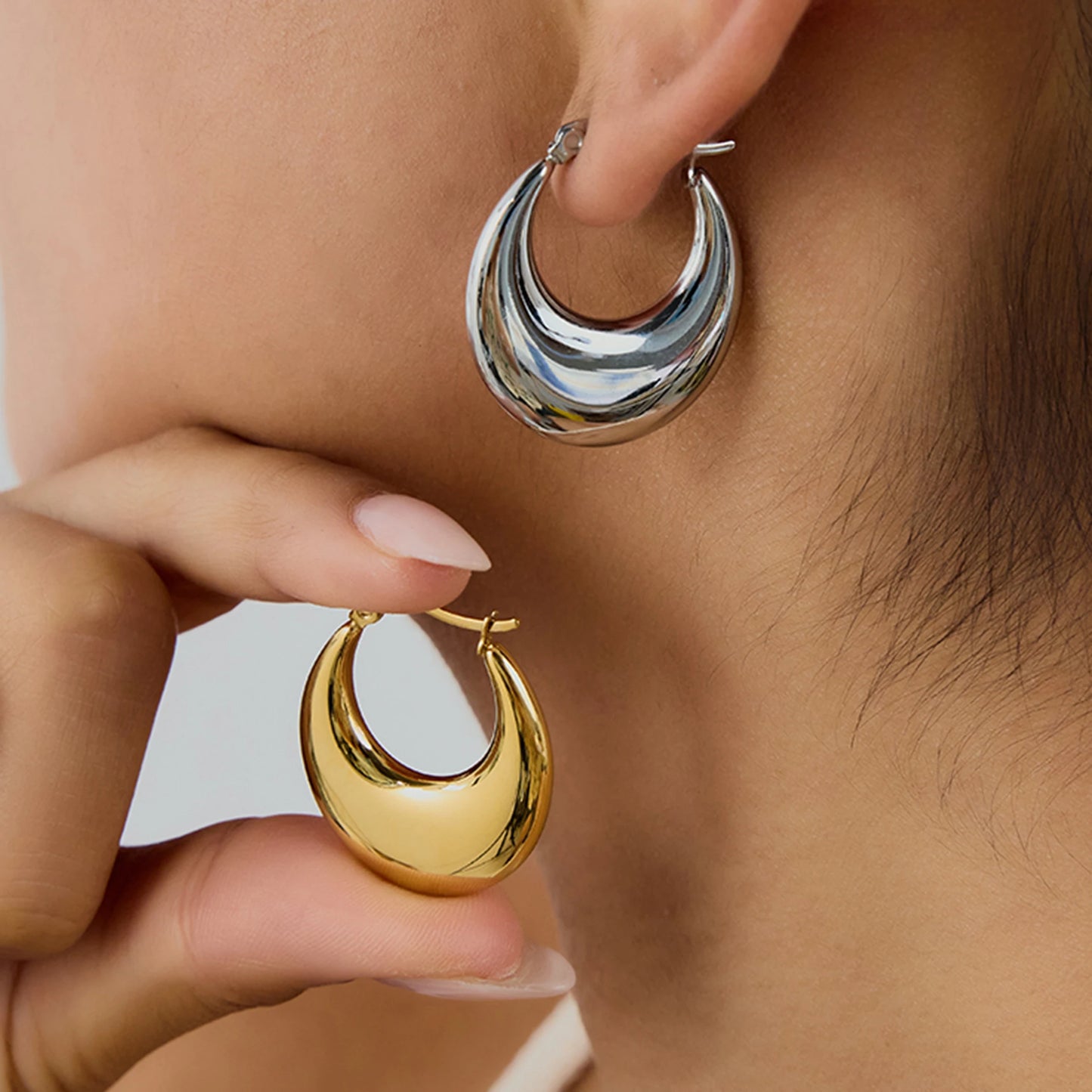 Kika Simple Classic 18K Gold Color Plated Stainless Steel U-shaped Earrings