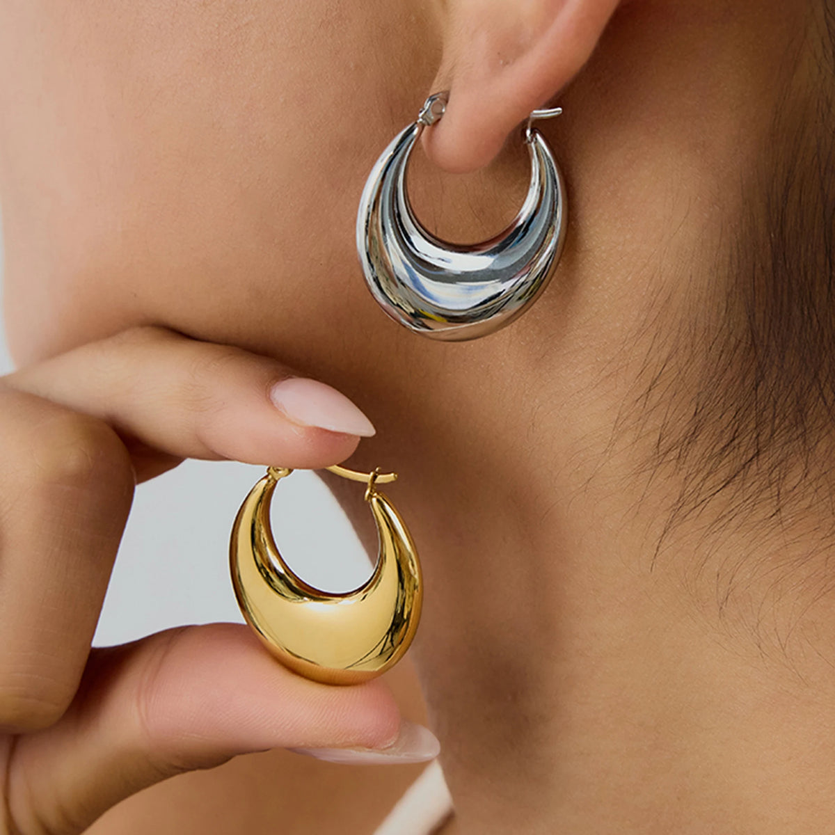 Kika Simple Classic 18K Gold Color Plated Stainless Steel U-shaped Earrings