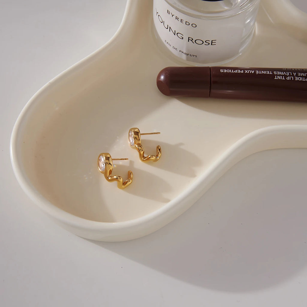 Kika White Round Zircon Wavy Geometric Earrings