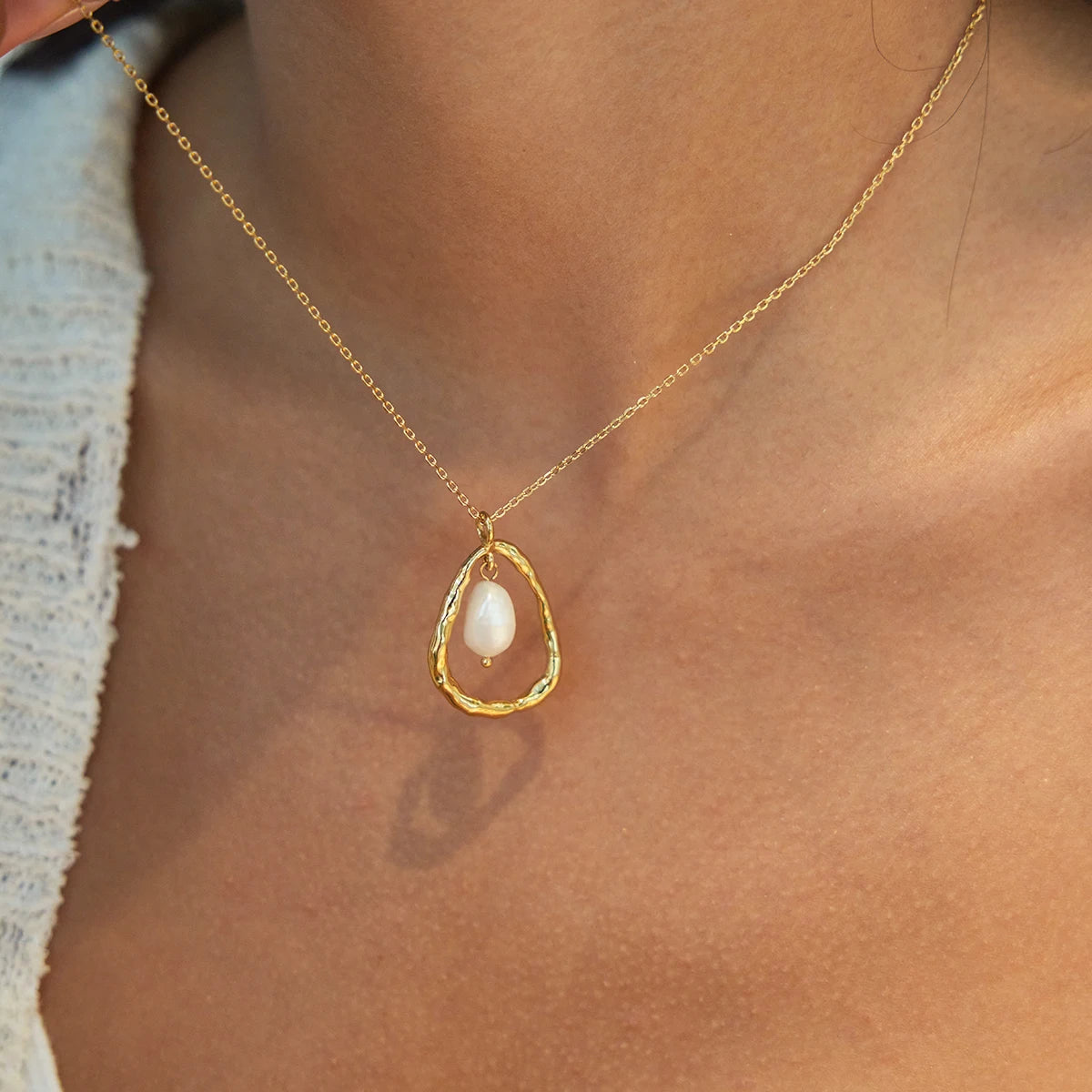 Kika Elegant Freshwater Pearl Pendant Necklace Irregular Hollow Necklace