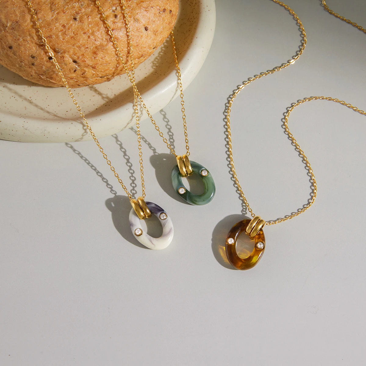 Vintage Resin Pendant Multi-Link Necklace