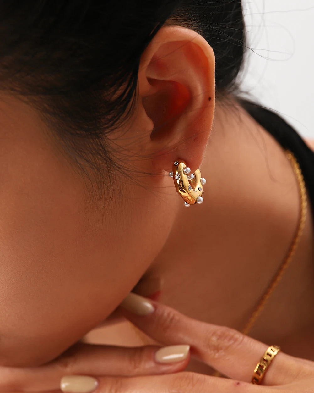 KIKA Shaped Hammer Shiny Zircon CC Shape Hoop Earrings For Women 18K Gold PVD Plated Stainless Steel 316L