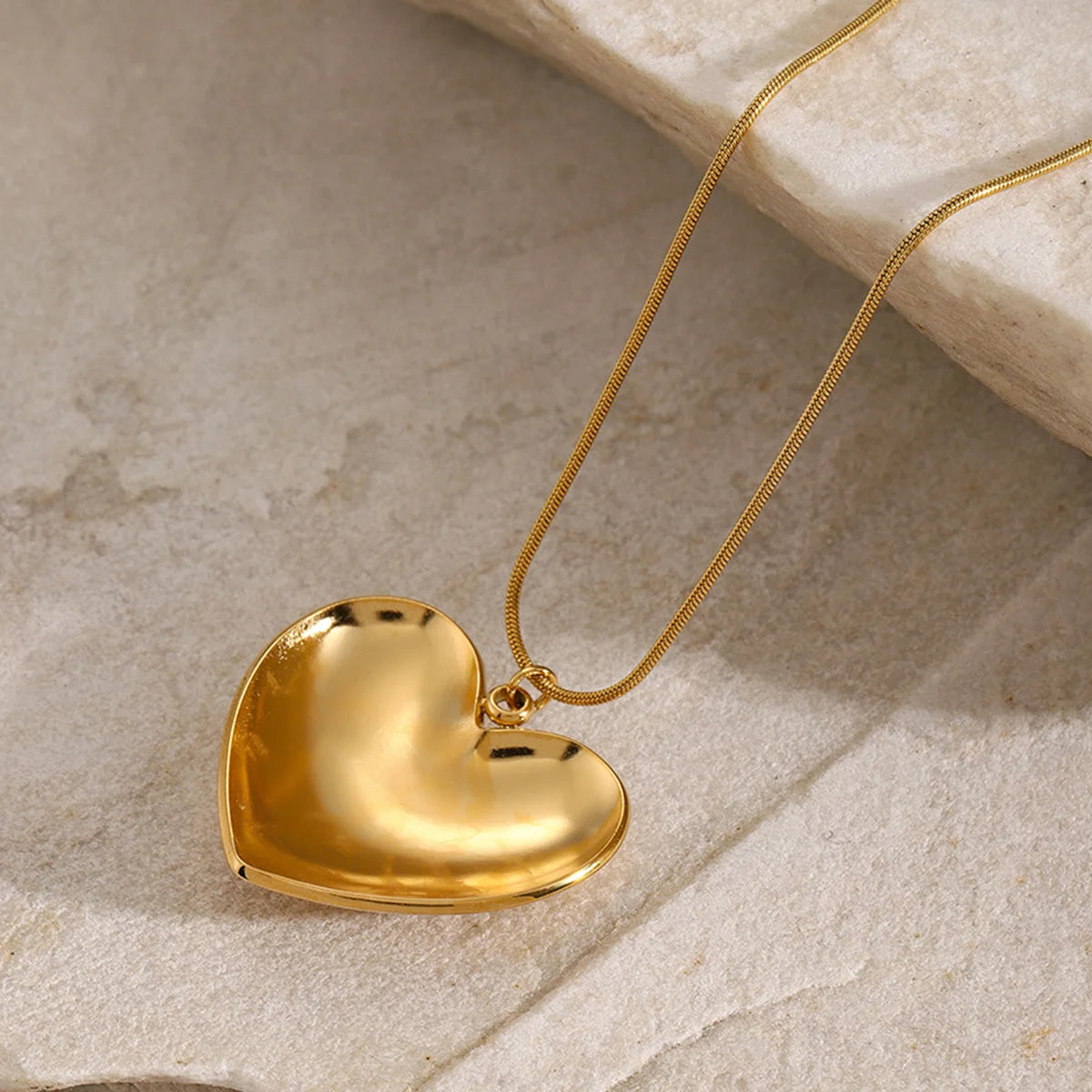 Simple Classic Heart Pendant Necklace