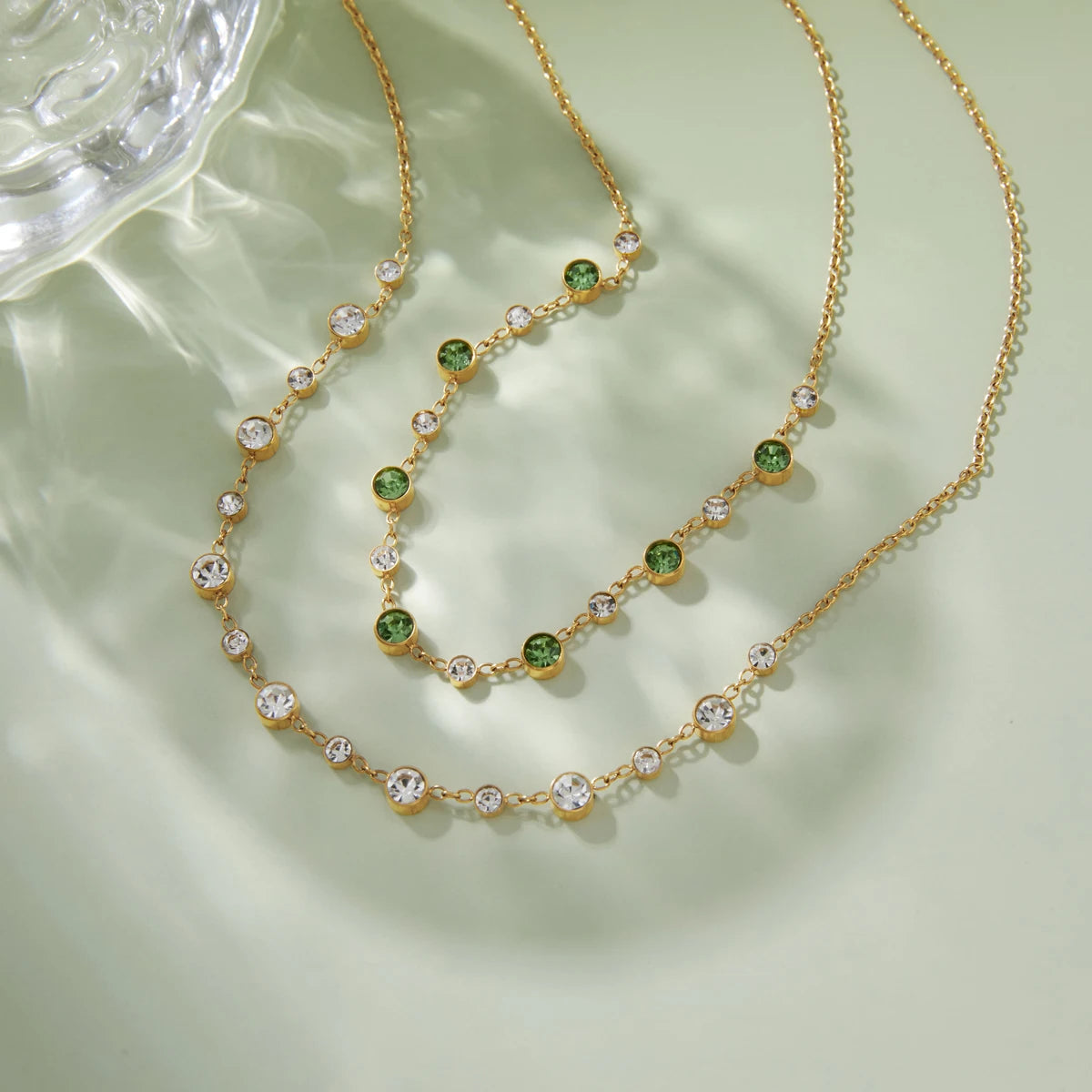 Kika Delicate Green And White Gradient Round Zircons O-Chain Necklace