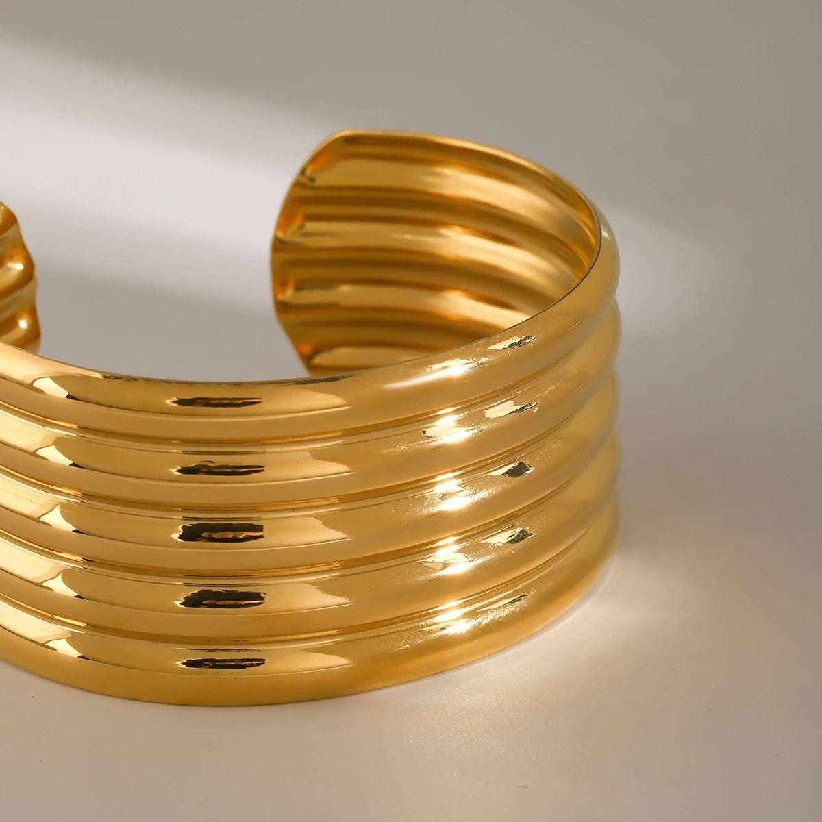 KIKA Luxury Stainless Steel Statement Gold Color Cuff Bracelet Bangle Metal Texture Temperament Fashion Waterproof Jewelry