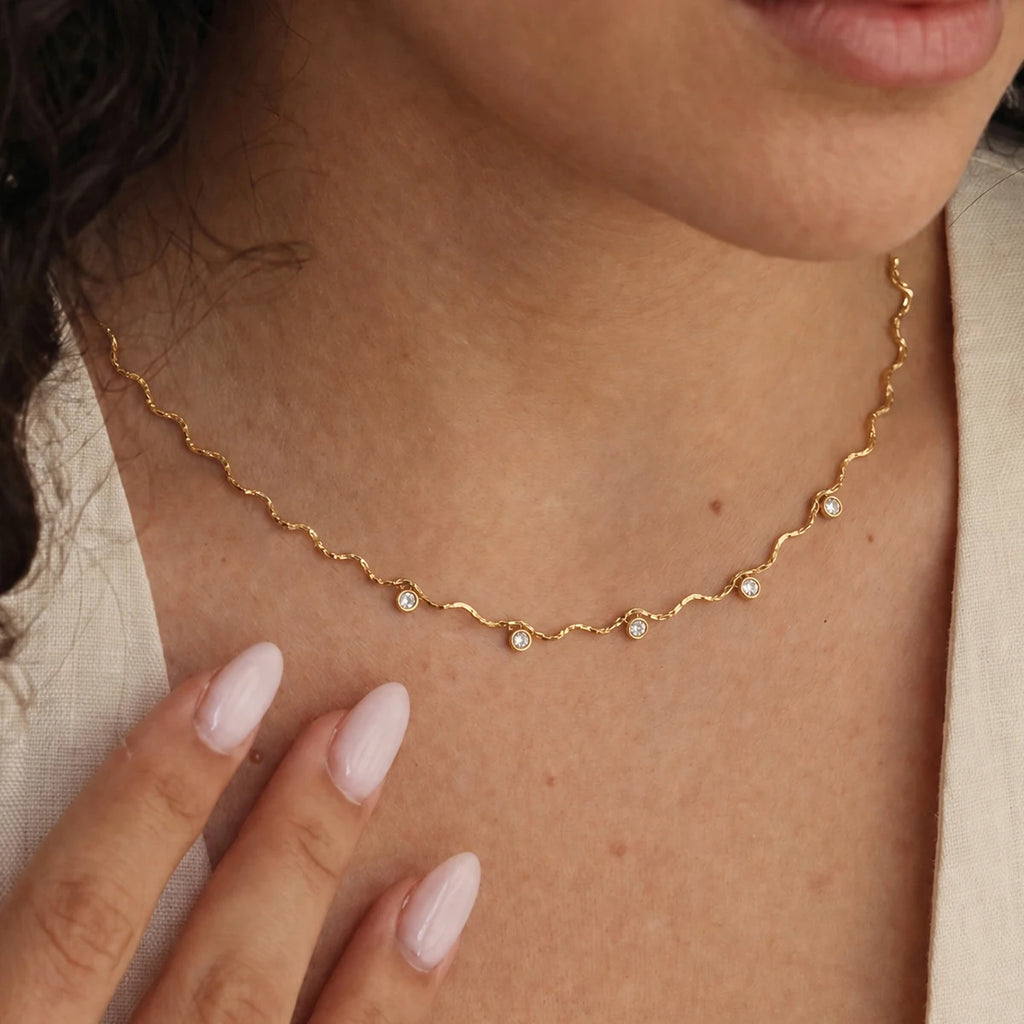 Kika Delicate Tiny Zircon Wave Shape Chain Necklace