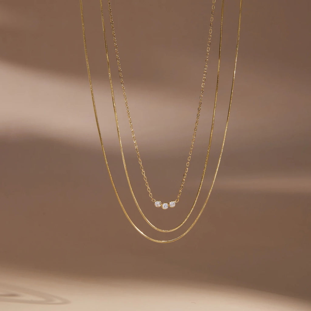 Kika Classic Round Zircon Smile Shape Pendant Necklace