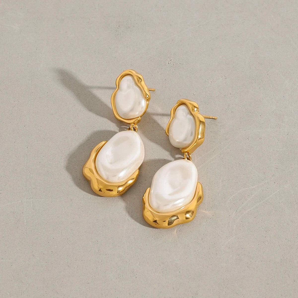 Kika Minimalist Geometric Irregular Pearl Ear studs